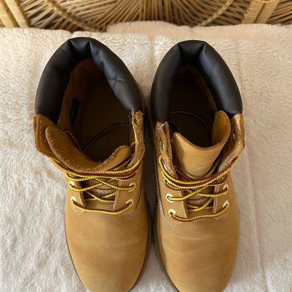 Timberland Junior premium 6-inch waterproof boots in wheat/ yellow - Picture 6 of 7